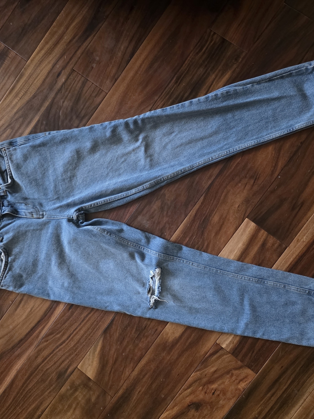 Straight Leg Ripped Jeans in Light Blue